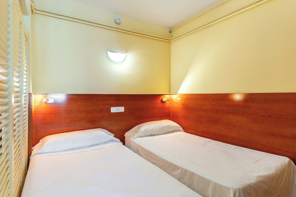 Фото Aparthotel Bertran