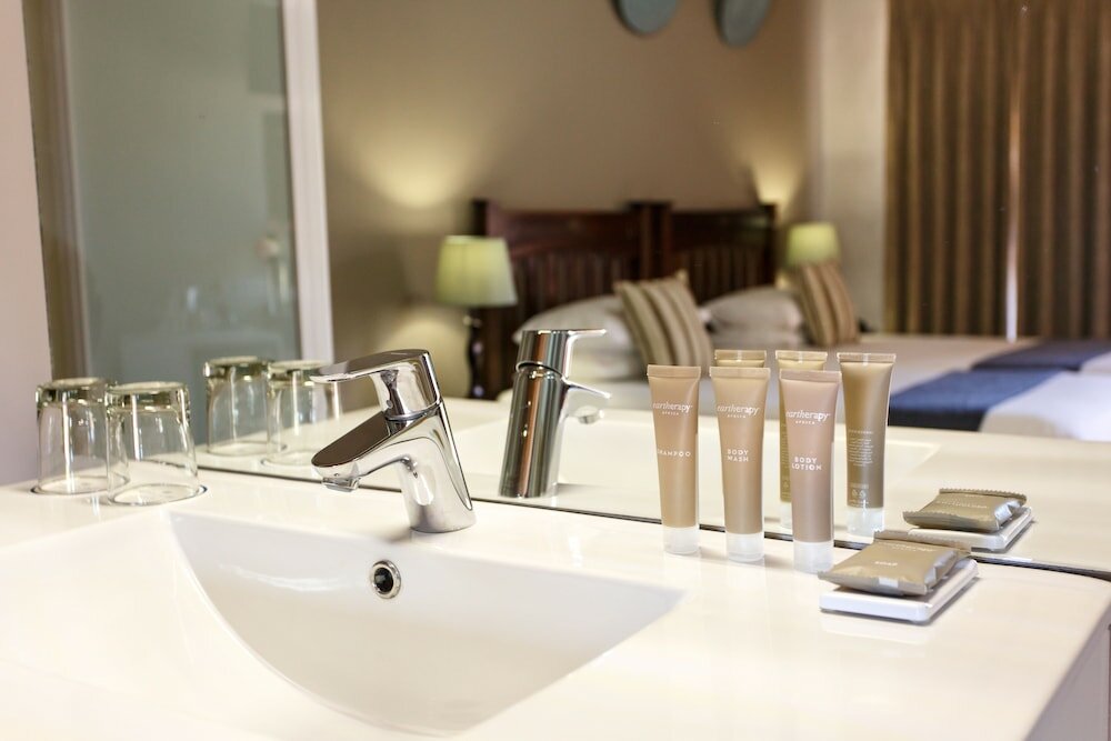 Фото Protea Hotel by Marriott Oudtshoorn Riempie Estate