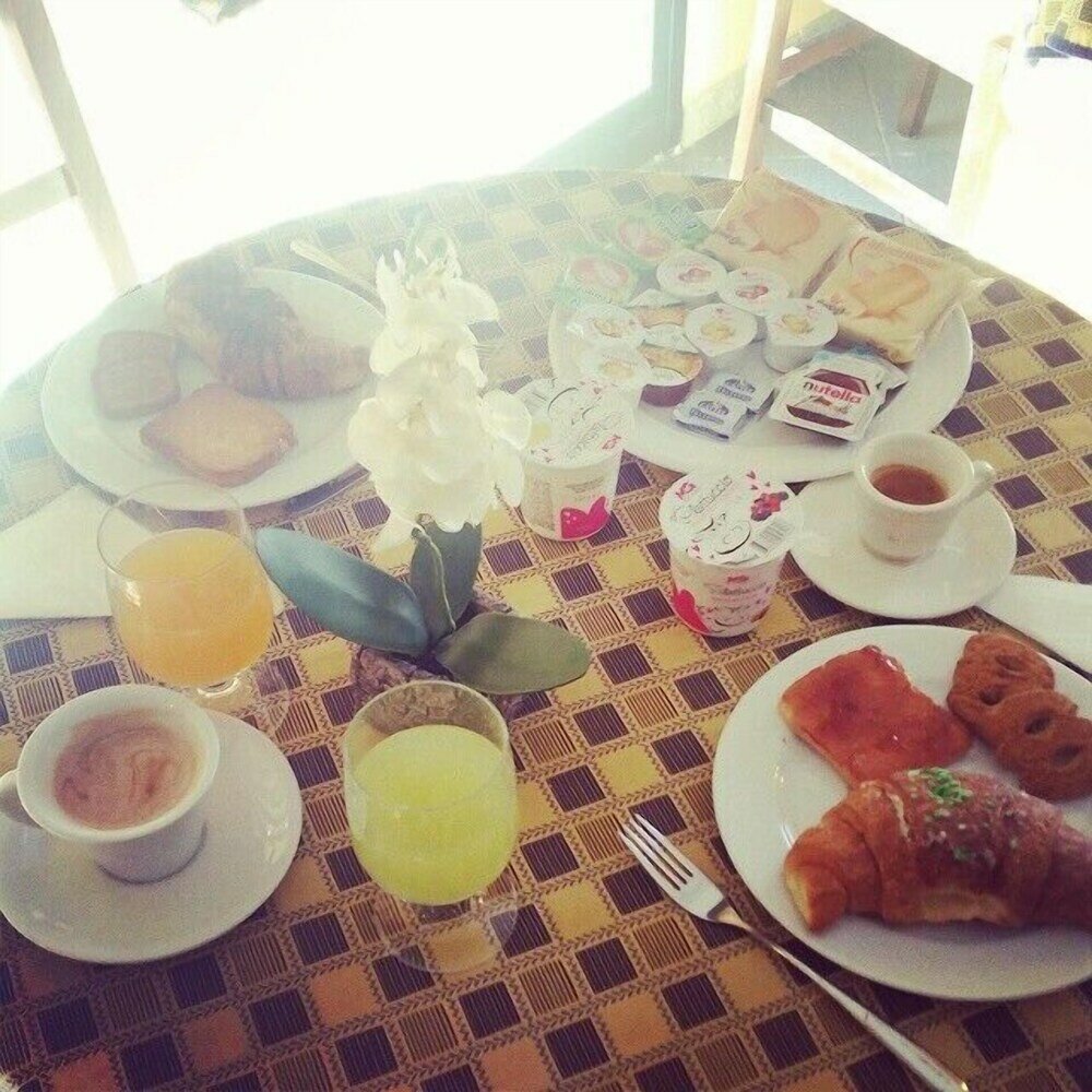 Фото Greta Rooms Hotel