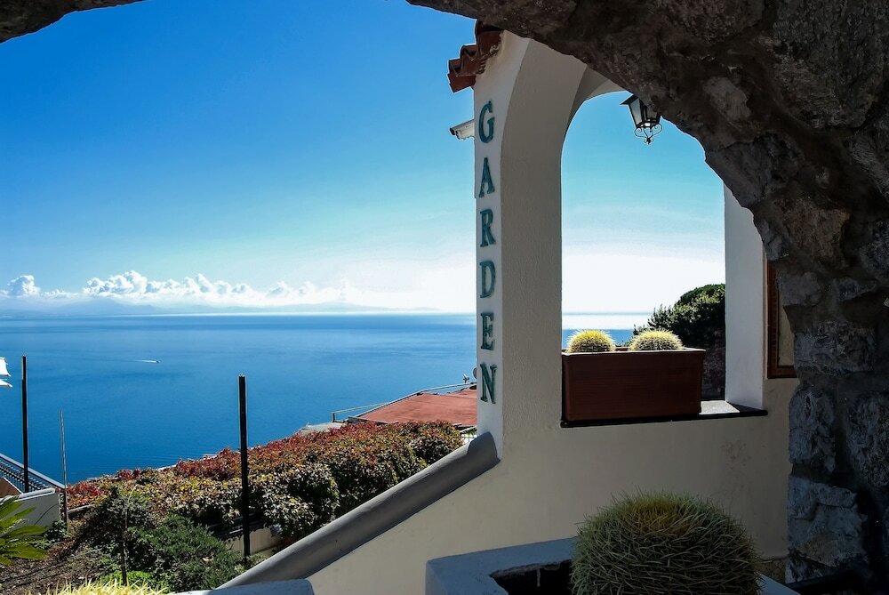 Фото Garden Hotel