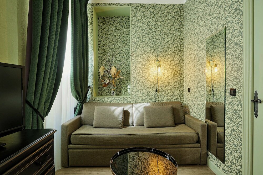 Фото Hôtel Le Grimaldi