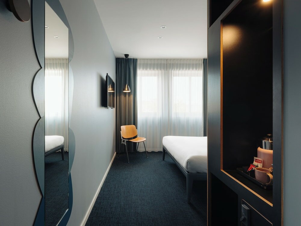 Фото Conscious Hotel The Tire Station