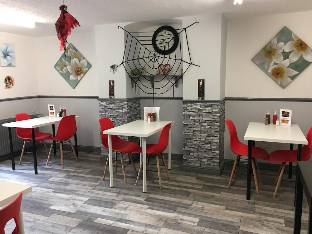 Фото Queens Guesthouse Manchester