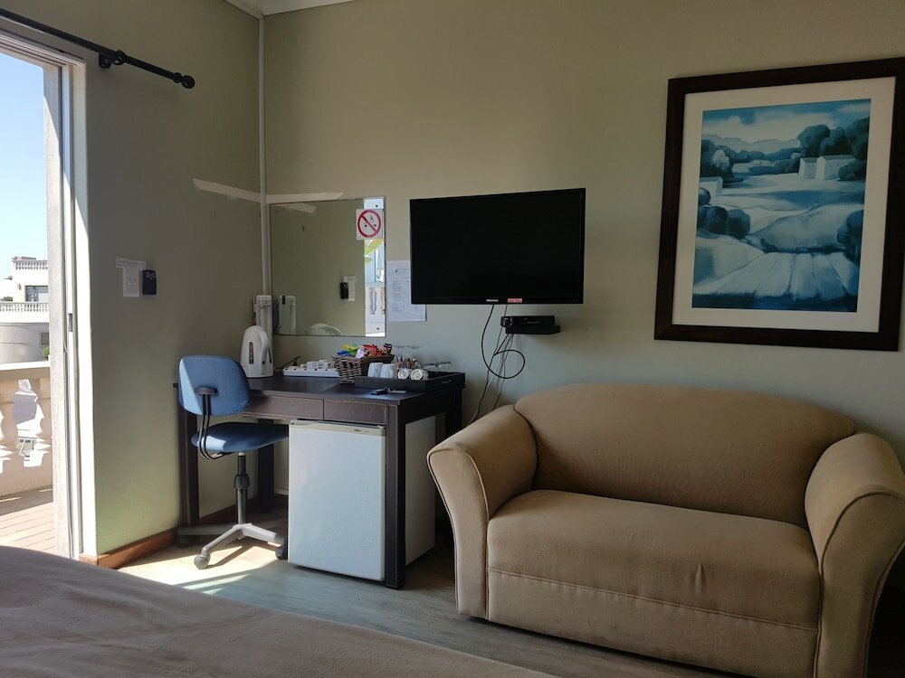 Фото Melkbosch Guesthouse