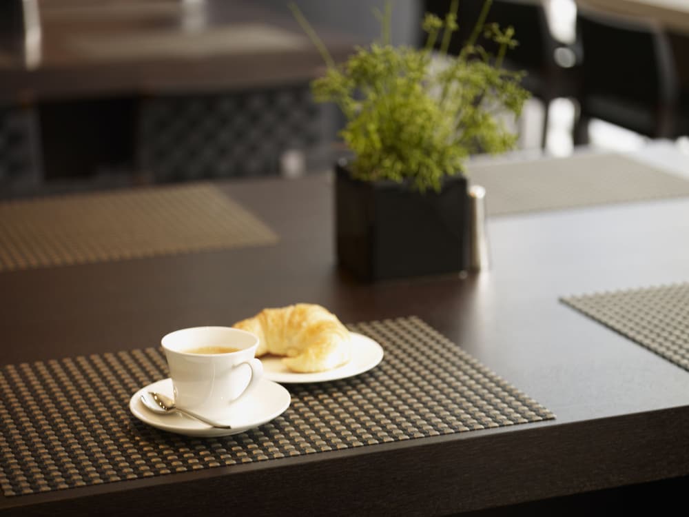 Фото Le Germain Hotel Maple Leaf Square
