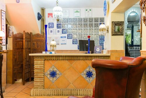 Внешний вид отеля Hostal Guadalupe в Торремолиносе, фото 3