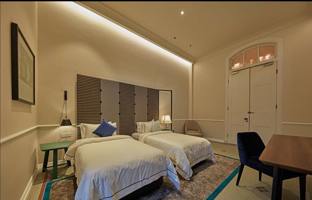 Фото The Edison George Town