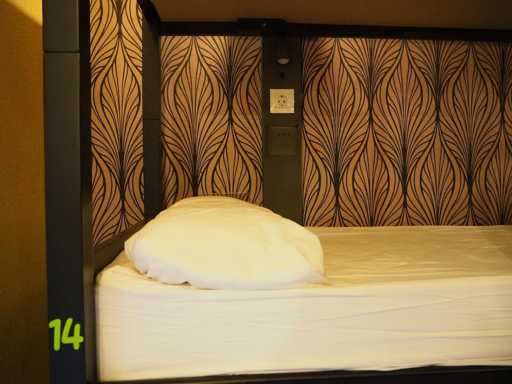 Фото Oasis Backpackers' Palace Seville