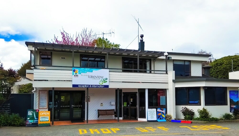 Фото Te Anau Lakeview Kiwi Holiday Park & Motels