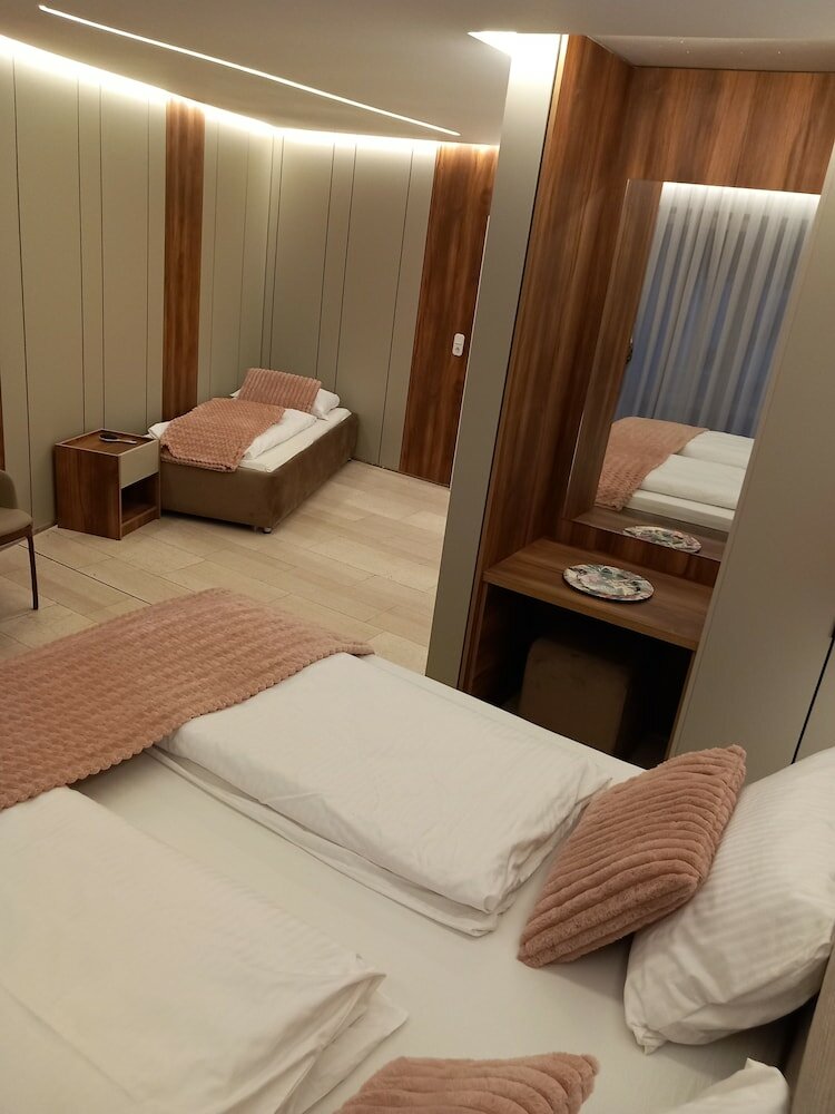 Фото Отель Hafez Bad Salzuflen