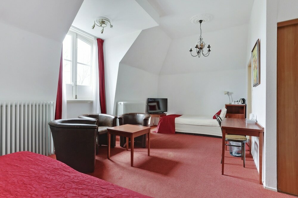 Фото Hotel Parklane