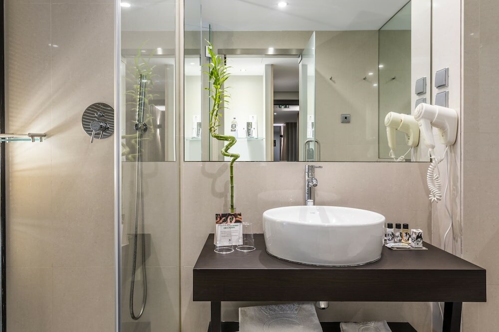 Фото Czar Lisbon Hotel