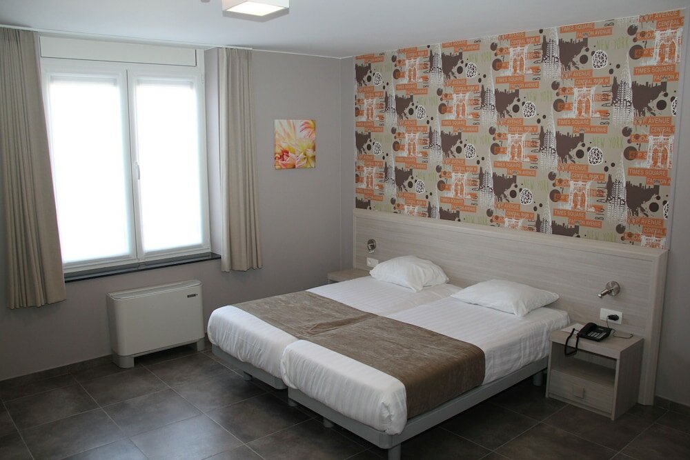 Фото Hotel La Louve