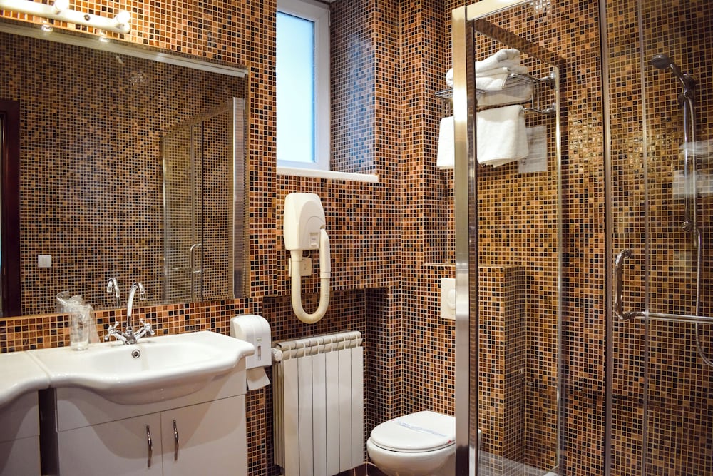 Фото Queen's Astoria Design Hotel