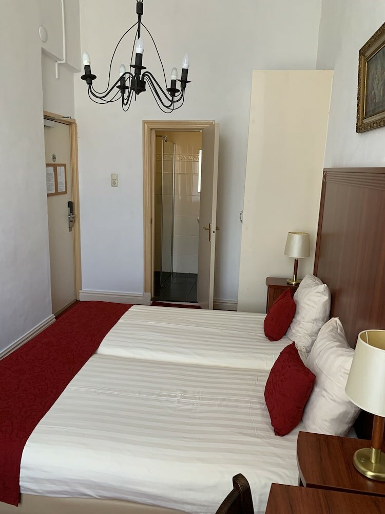 Фото Hotel Parklane