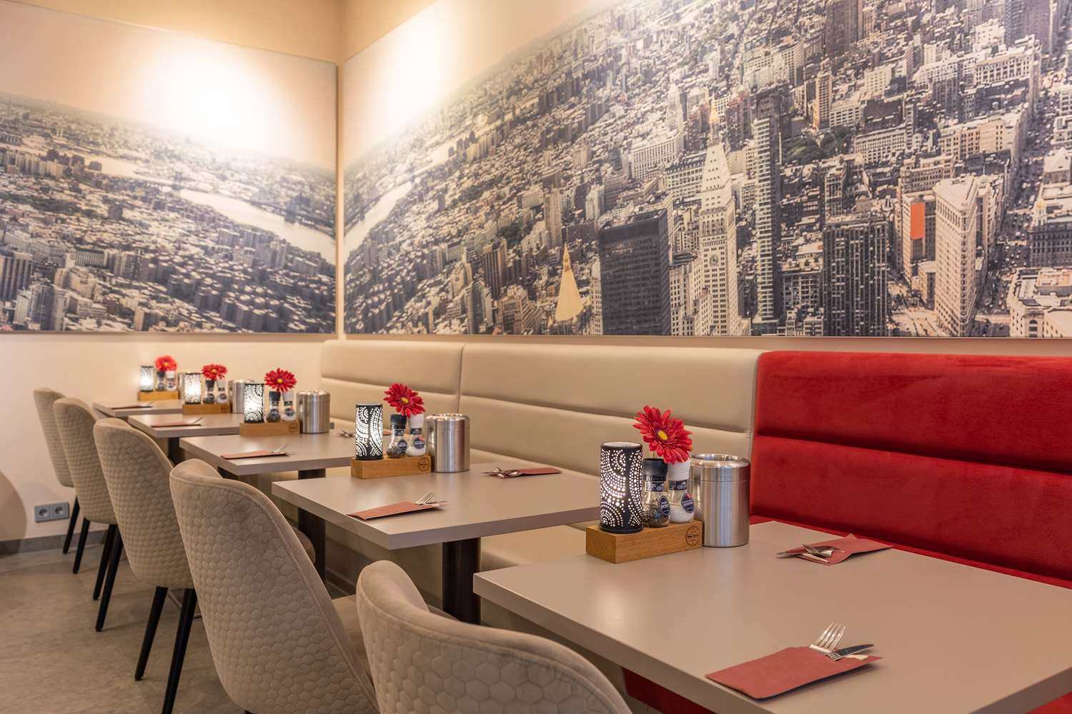 Фото Ramada by Wyndham The Hague Scheveningen