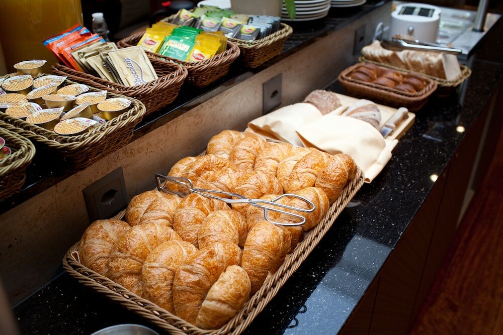 Фото Drake Longchamp