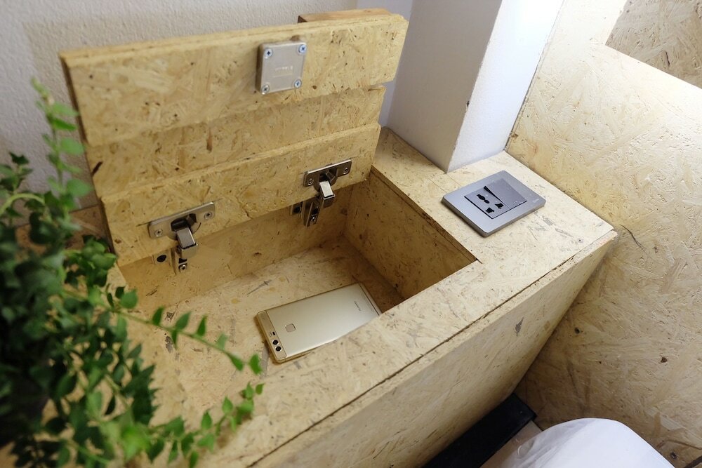 Фото Hugger Hostel - Adults Only