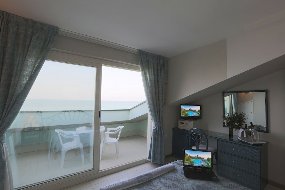 Фото Hotel Ambasciatori