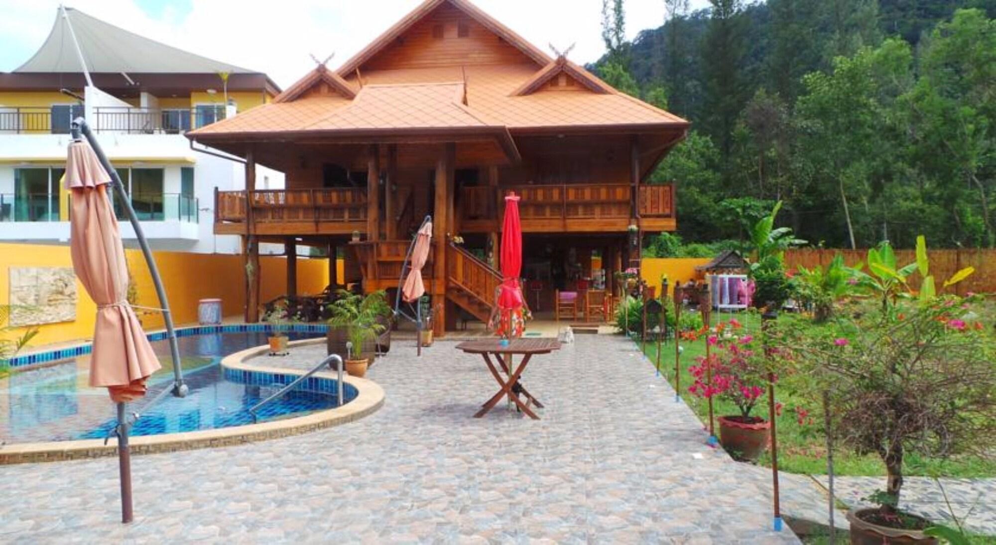 Фото Golden Teak Resort - Baan Sapparot