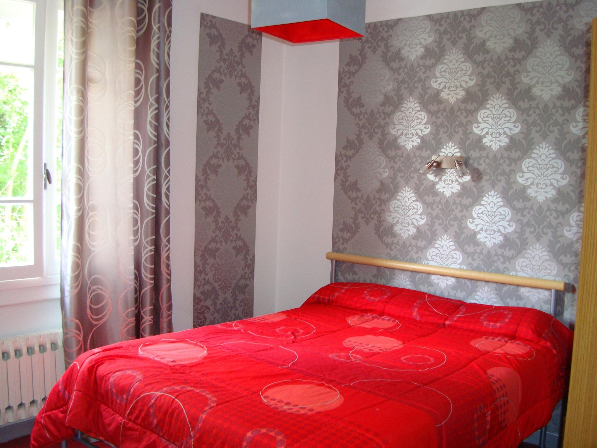 Фото Hôtel Les Myrtes