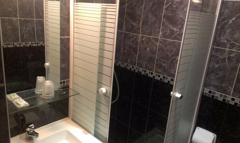 Фото Hipotel Paris Gambetta Republique