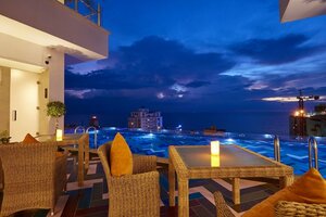 Гостиница Mandarina Colombo