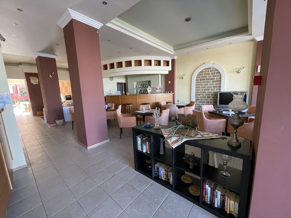 Фото Hotel Flisvos