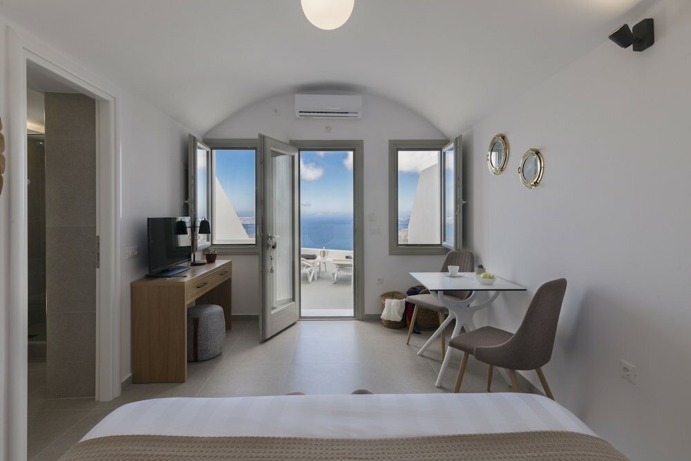 Фото Symphony Suites