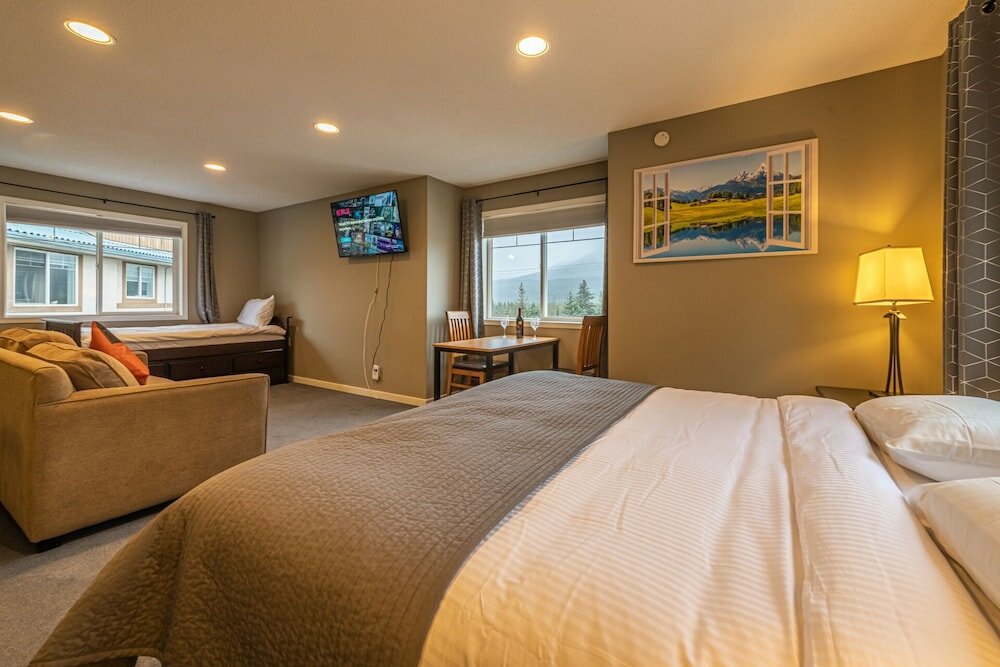 Фото Banff Boundary Lodge