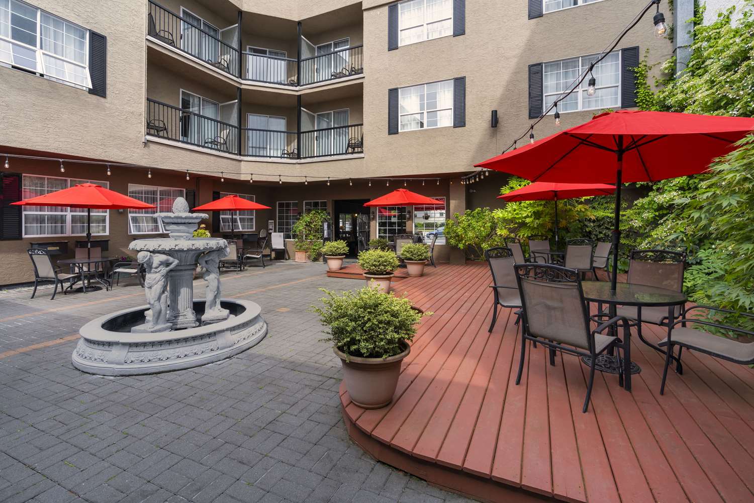 Фото Quality Inn Downtown Inner Harbour