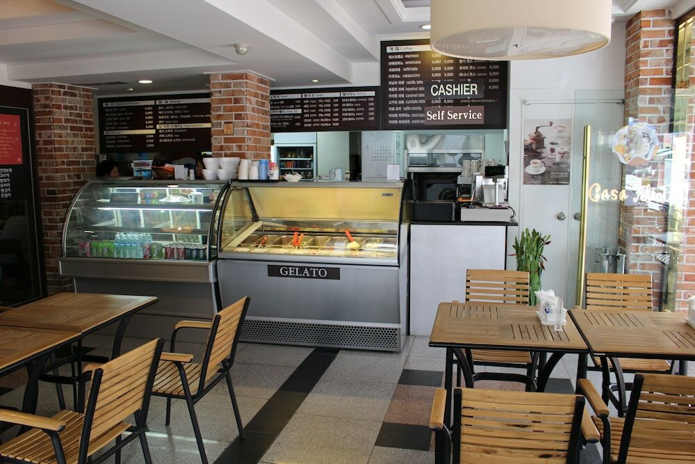 Фото Insadong Crown Hotel