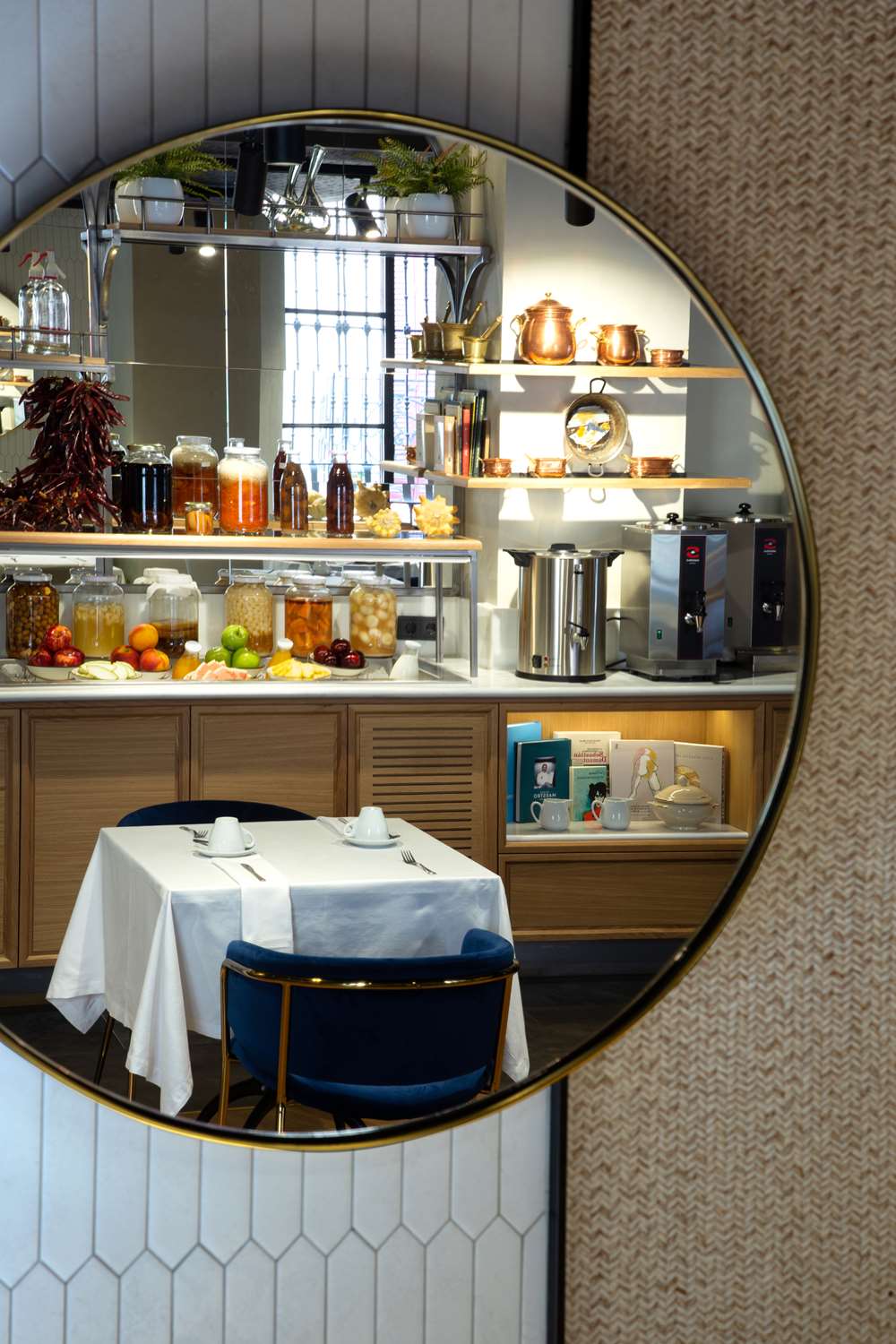 Фото Atocha Hotel Madrid, Tapestry Collection by Hilton