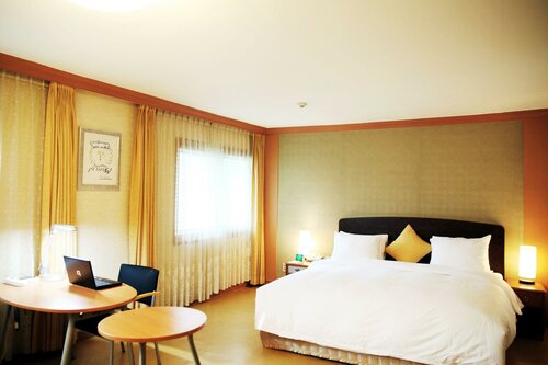 Гостиница Admiral Hotel в Кенсан-Намдо