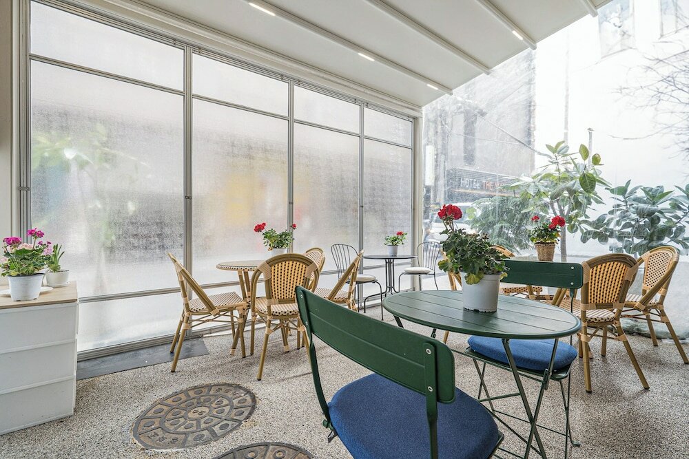 Фото Simple Stay Hotel