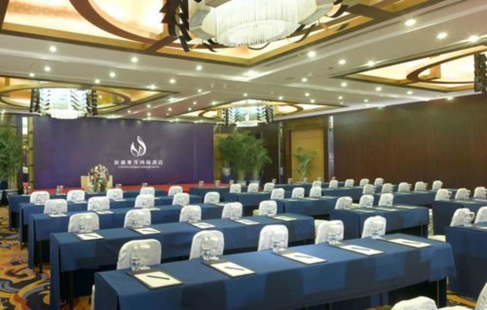 Фото Luxemon Xinjiang Hongfu Hotel