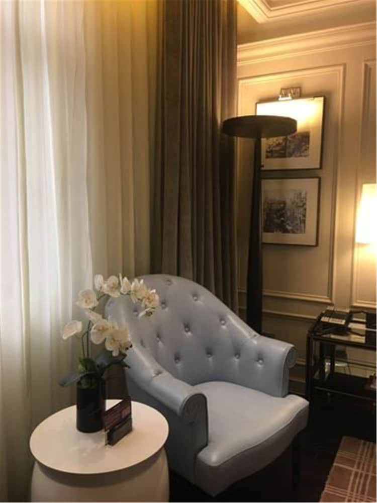 Фото Golden Tulip Bund New Asia