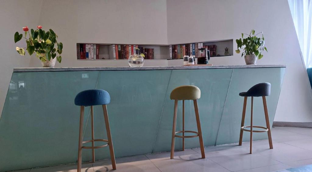 Фото Jingjiang Inn Chongqing Eling Metro Station