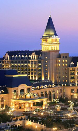 Внешний вид отеля Hilton Qingdao Golden Beach в Циндао, фото 1