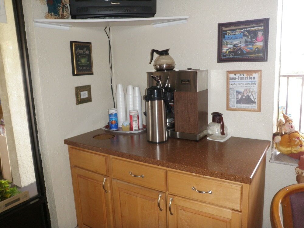 Фото Golden Link Resort Motel