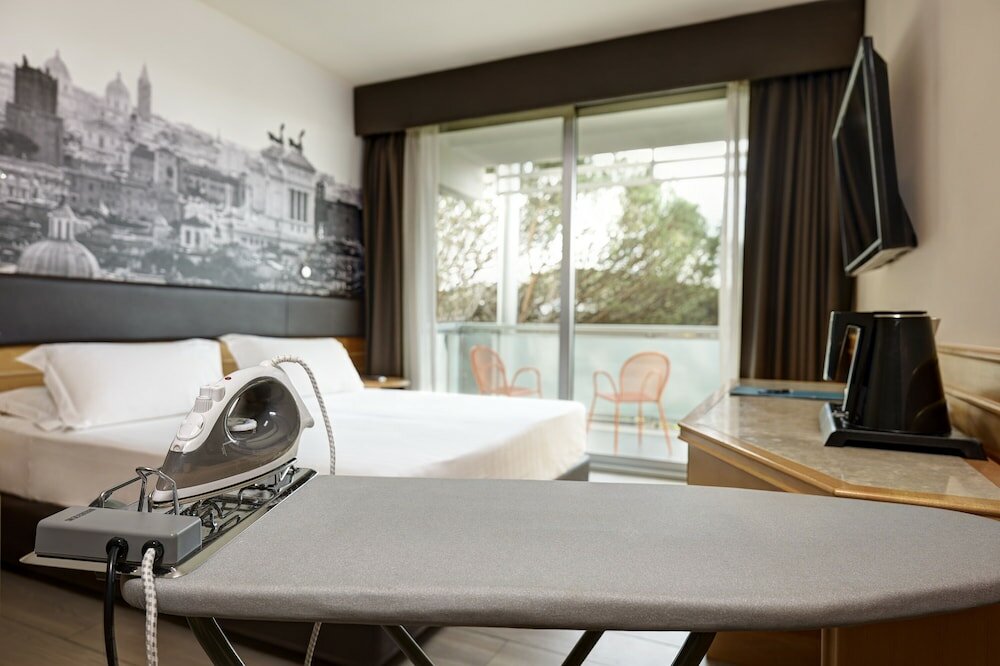 Фото Occidental Aran Park