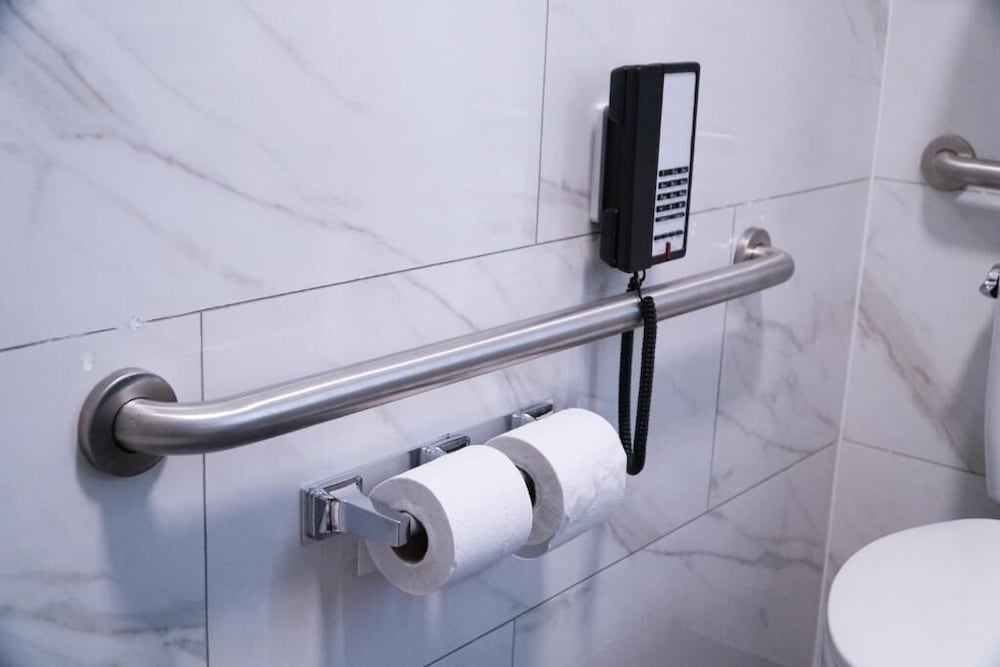 Фото Lotus Blu Inn & Suites