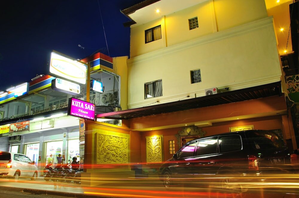 Фото Kuta Sari House