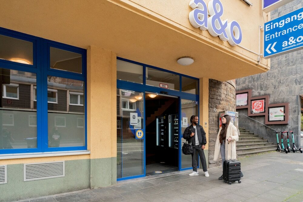 Фото a&o Köln Dom