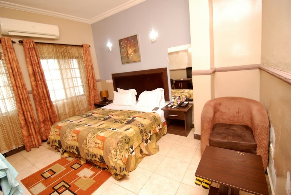 Фото Trafford Hotel