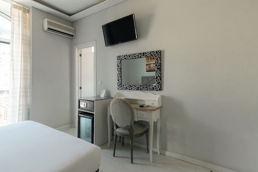 Фото Grande Pensão Alcobia