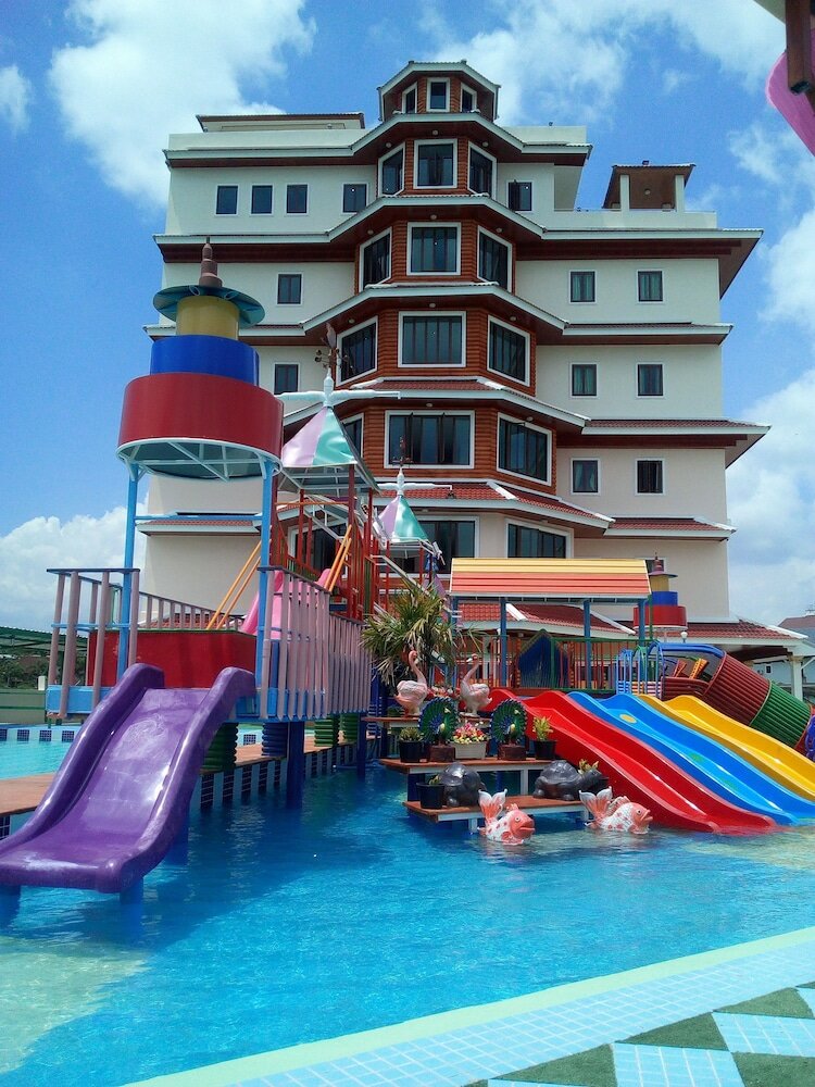 Фото отеля 1