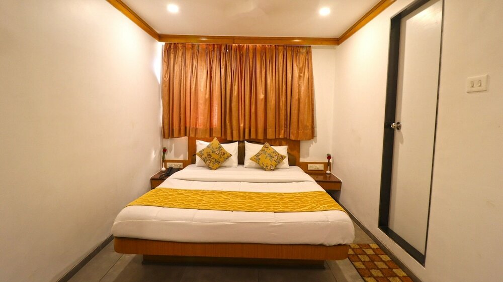 Фото Hotel Parklane