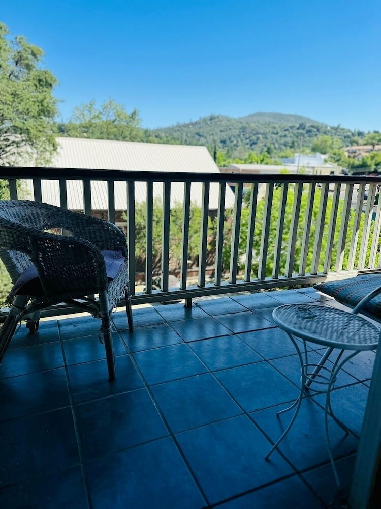 Фото Gunn House Hotel