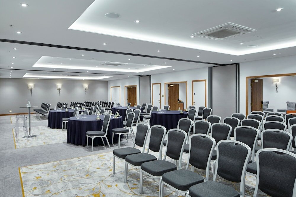 Фото Delta Hotels Cheshunt